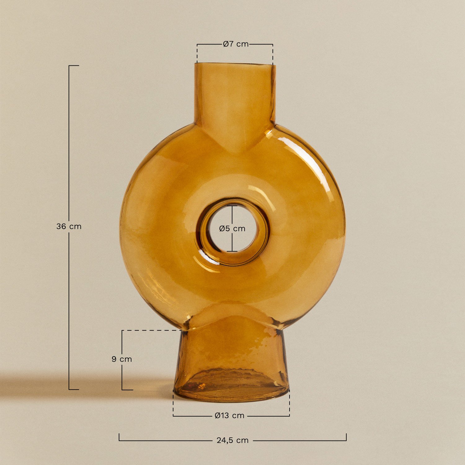 Newark glass vase, MEASURES