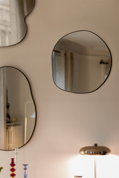 Irregular wall mirror 60x60 cm in Nonceva MDF