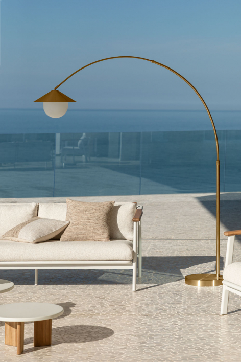 Orvina outdoor iron floor lamp