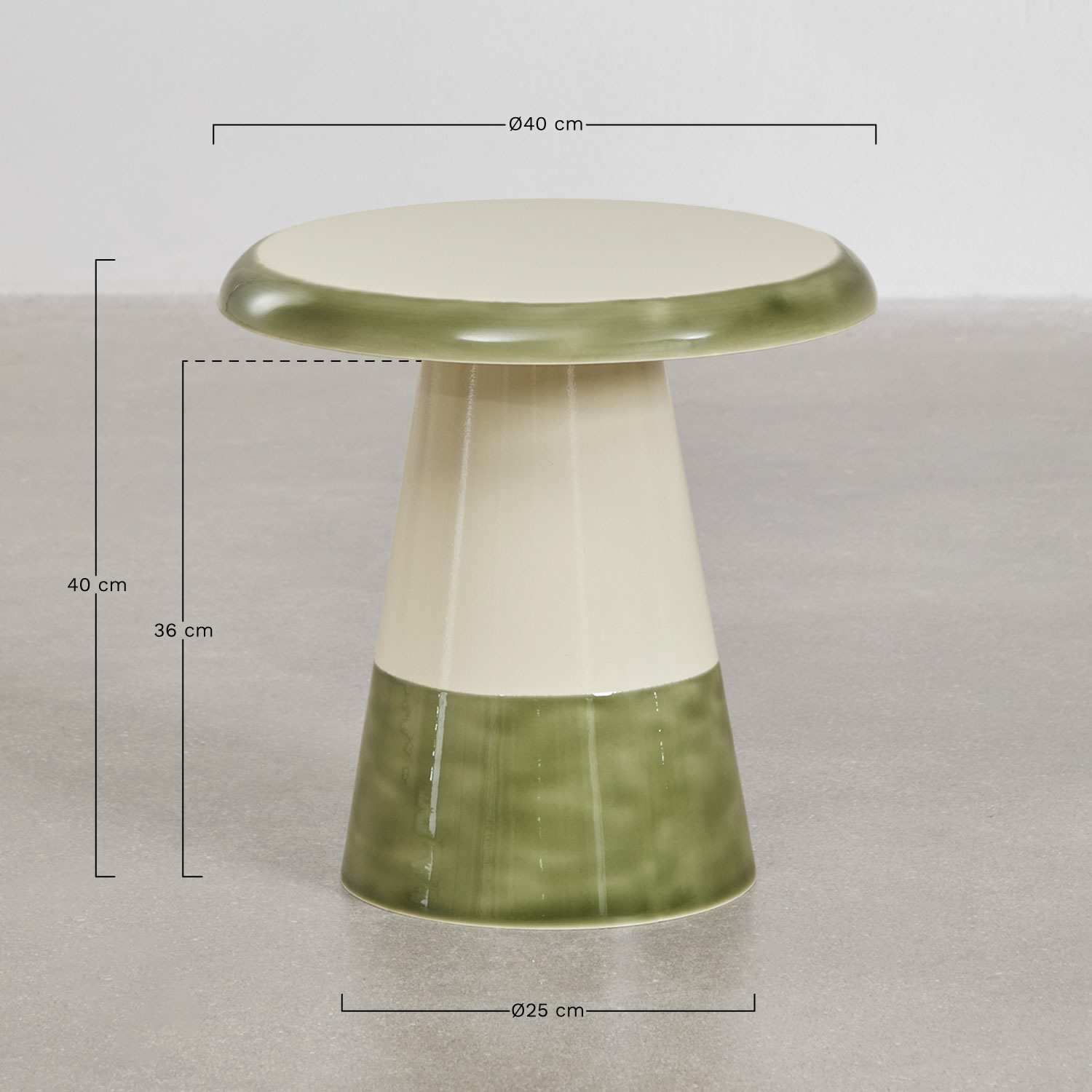 Marcela round iron side table, MEASURES