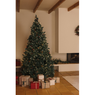 Christmas tree with decorative pine cones and red berries Livigno - SKLUM