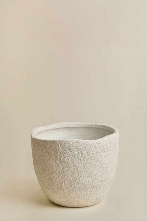 Nuria cement planter