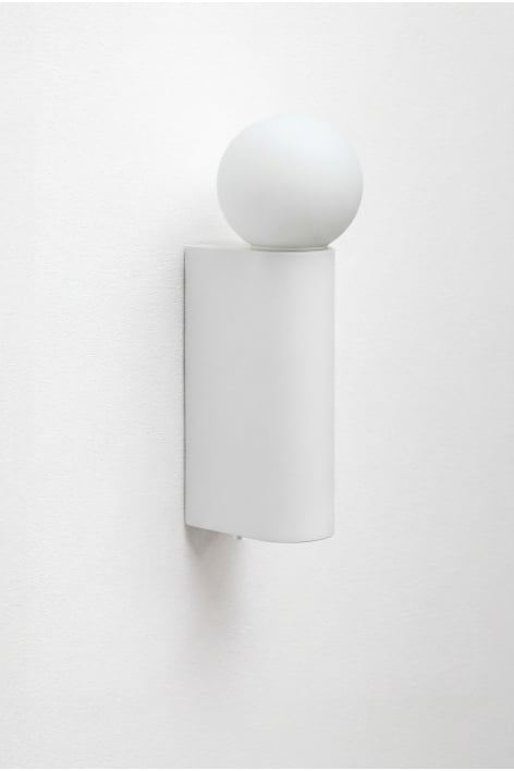 Irvine aluminum wall sconce with crystal ball - White