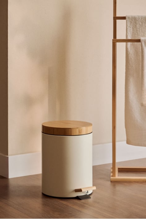 Sosua pedal bin in galvanized steel and bamboo