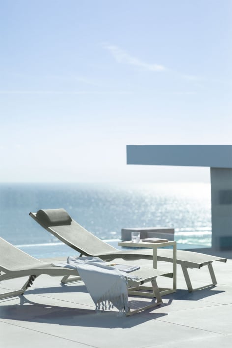 Reclining aluminum sun lounger with Dulem cushion