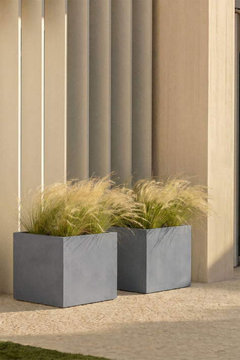Square outdoor cement planter Lucas