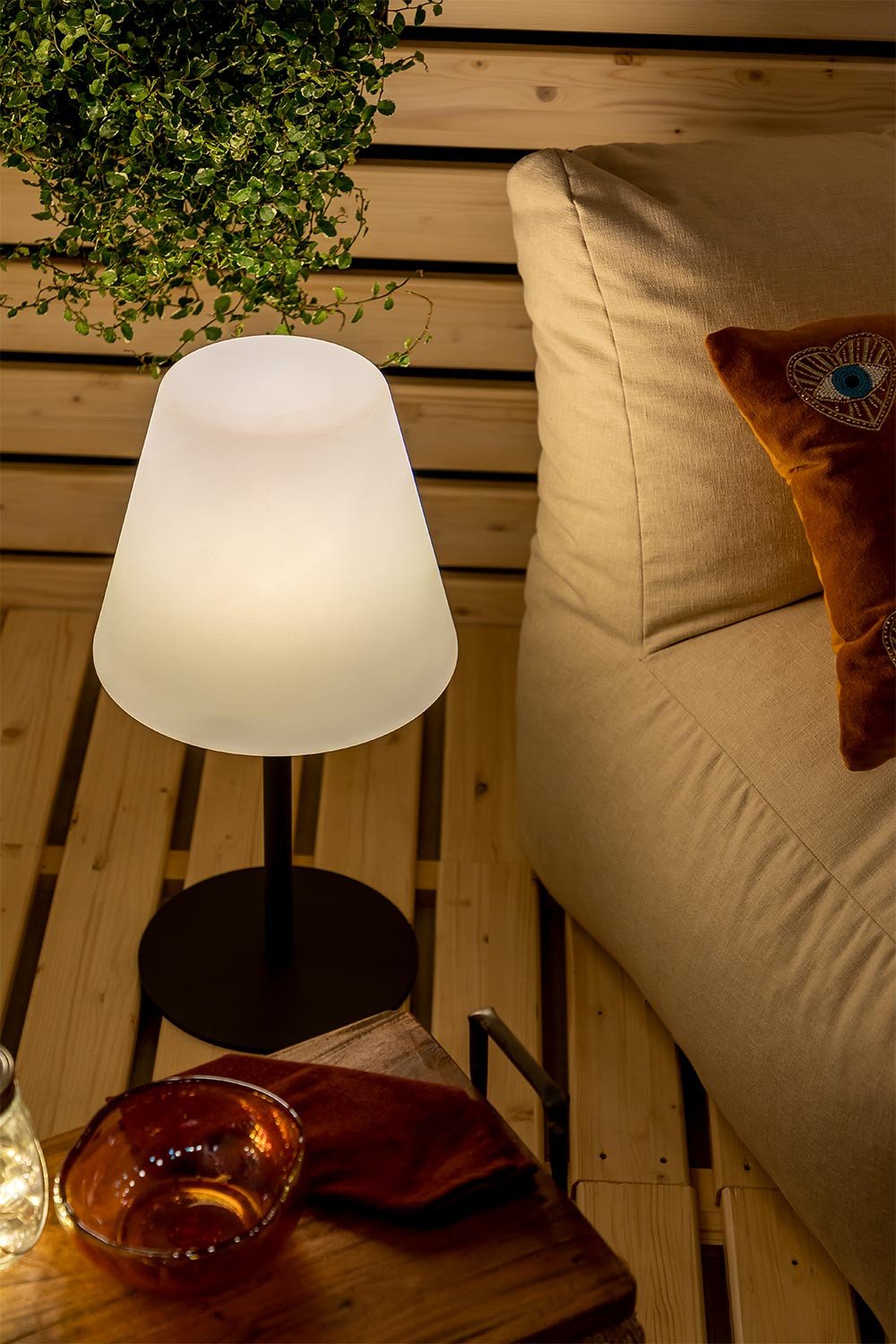 Outdoor Solar Table Lamp Llahra , gallery image 1