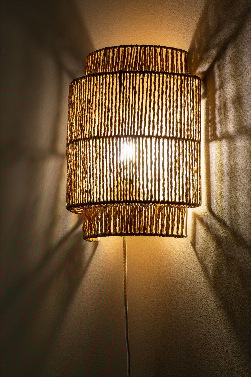 Nakops wall light in iron and braided rope, gallery image 3