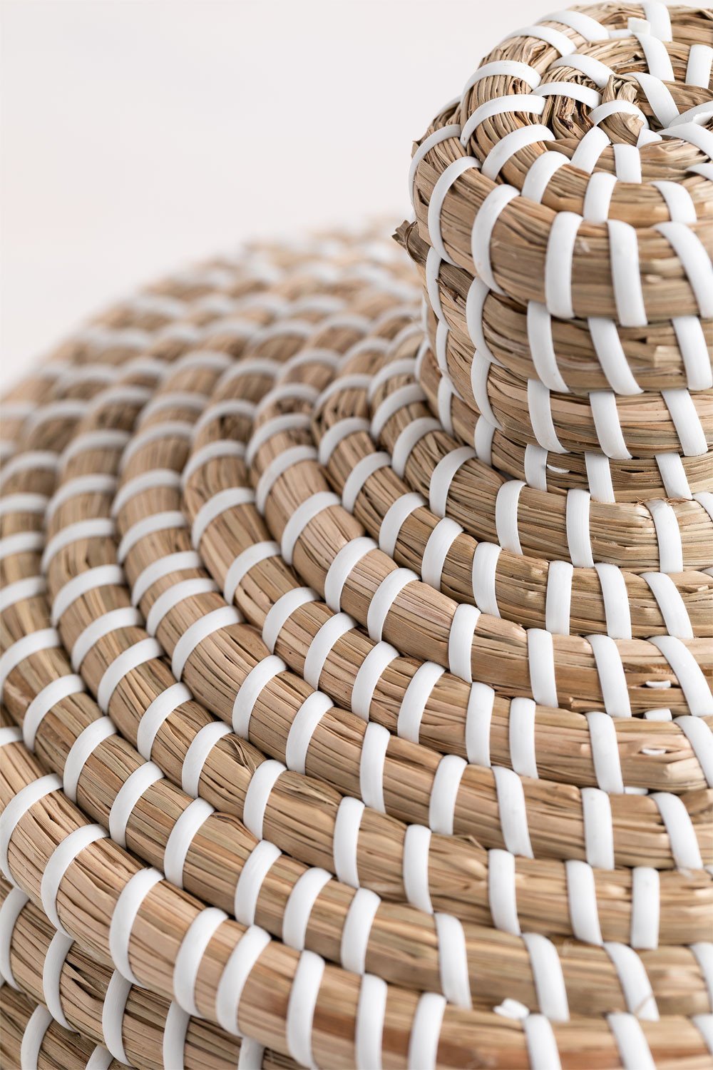 Bazel seagrass basket with lid, gallery image 5