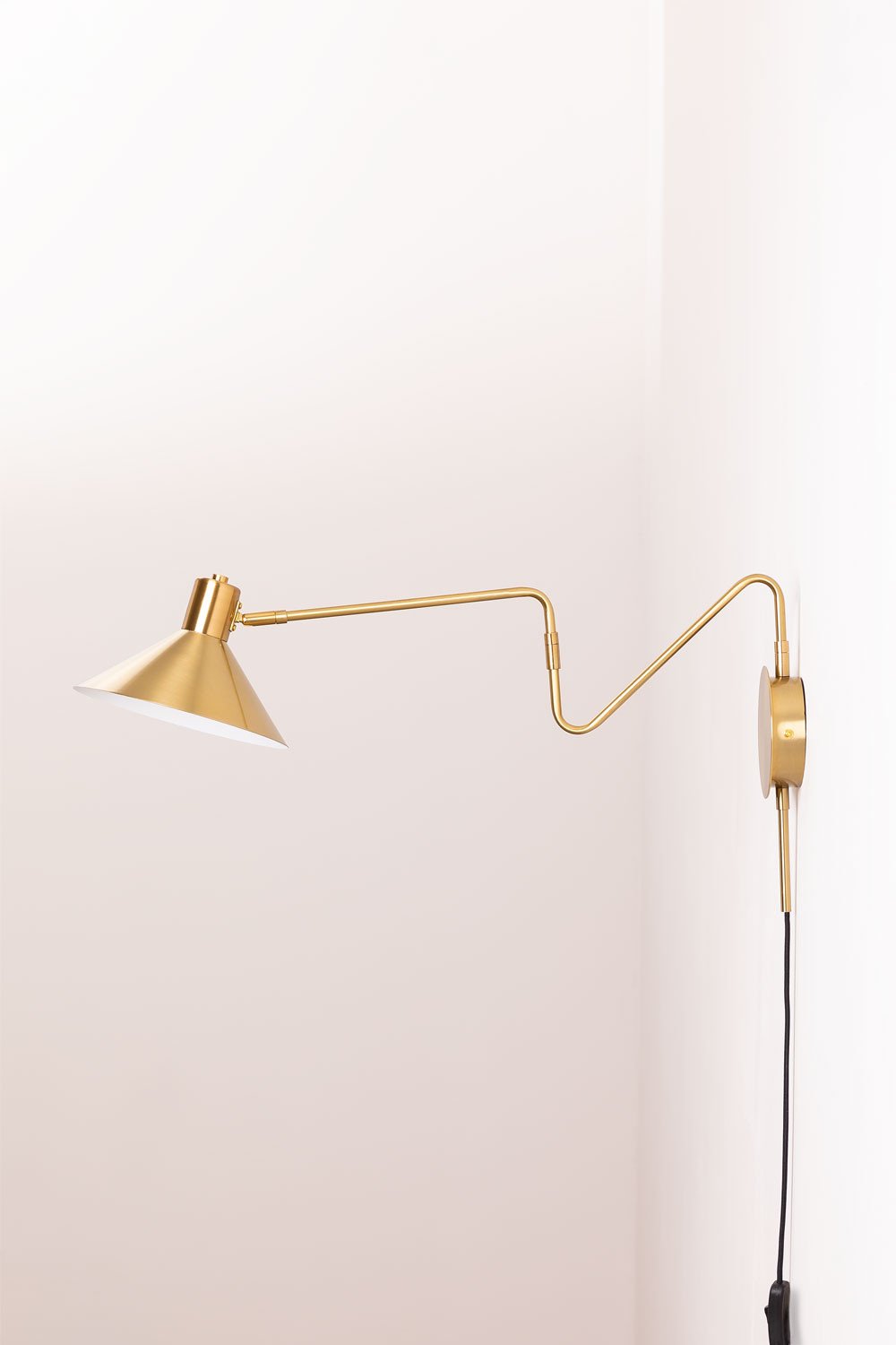 Lizz metallic wall lamp, gallery image 4