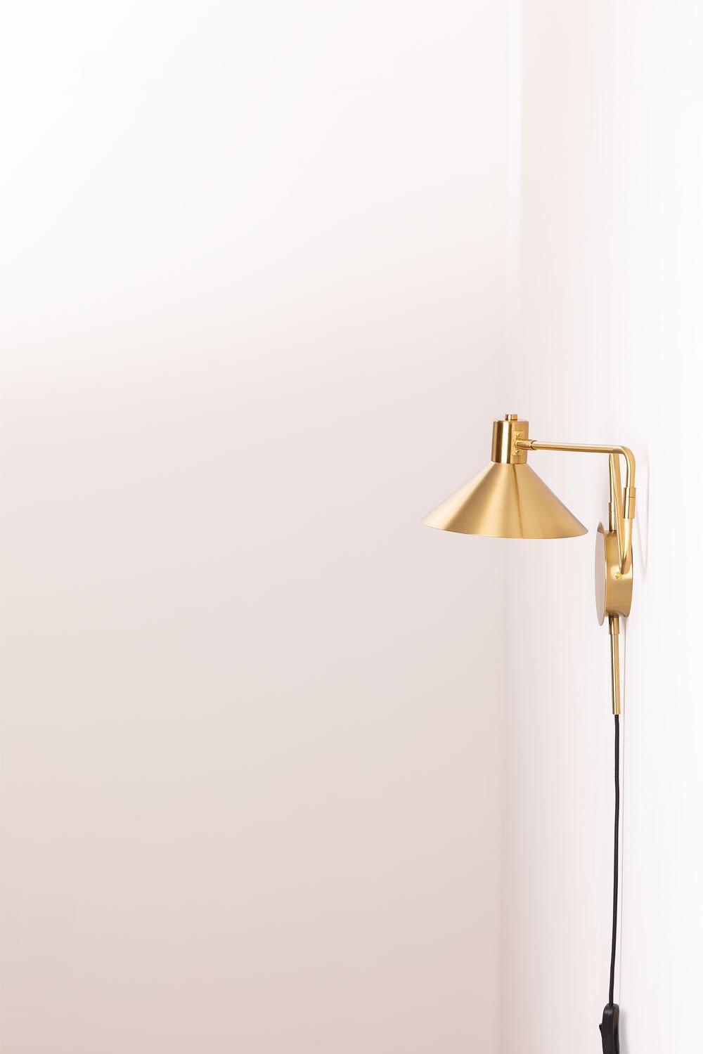 Lizz metallic wall lamp, gallery image 6