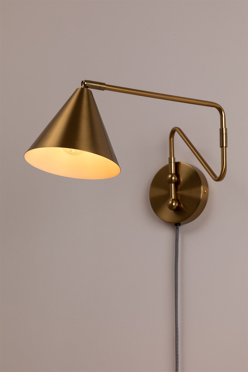 Fleka metallic wall lamp, gallery image 3