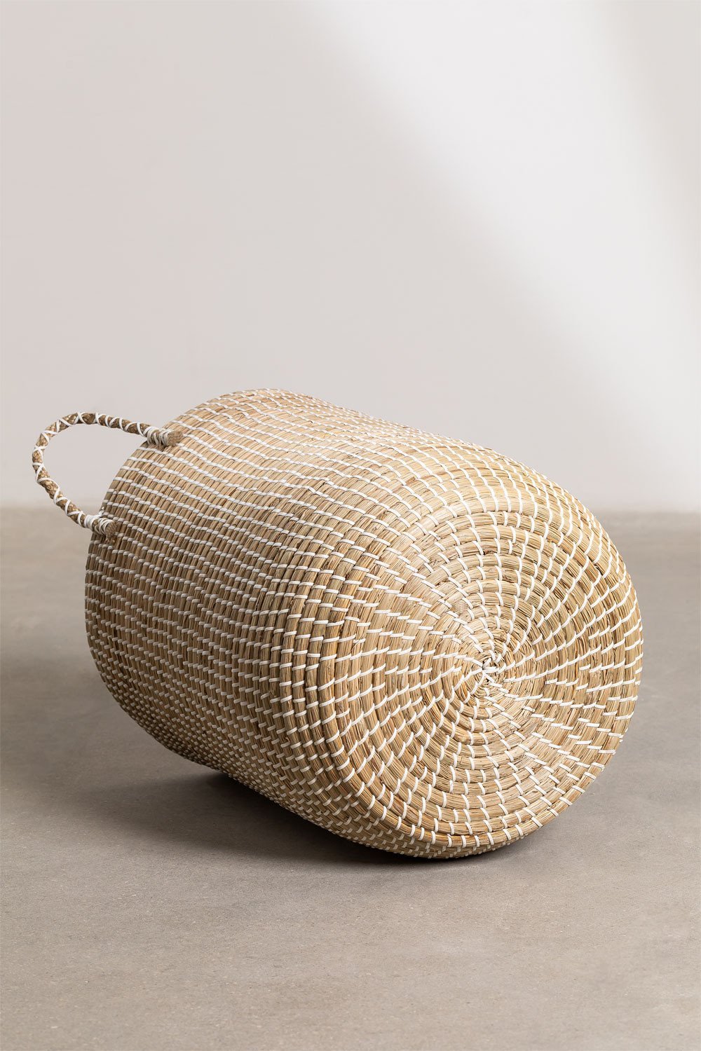 Bazel seagrass laundry basket, gallery image 4