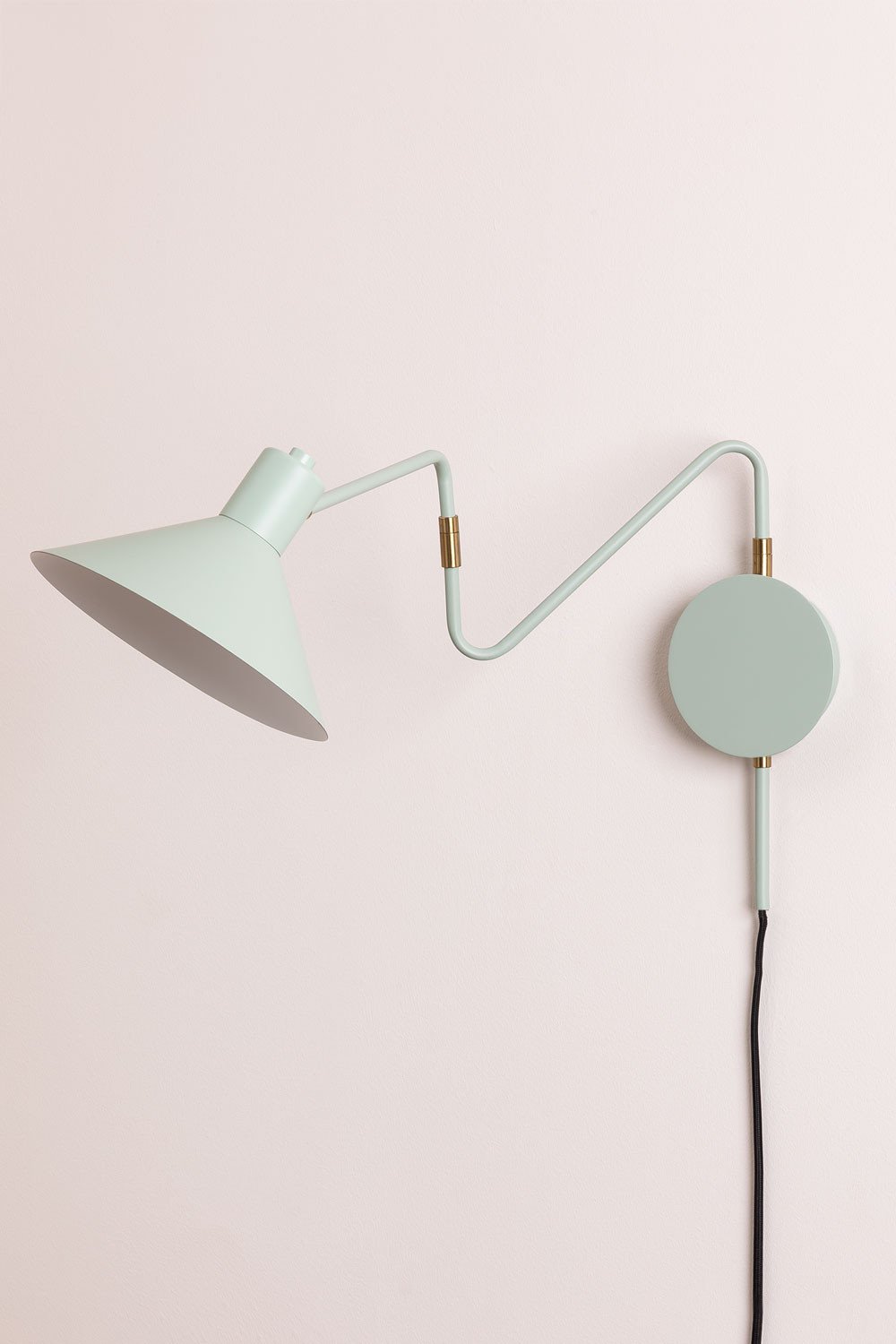 Lizz wall lamp, gallery image 2
