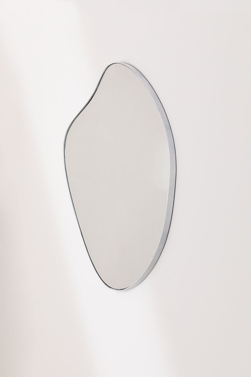 Metal wall mirror (60x67 cm) Astrid, gallery image 1