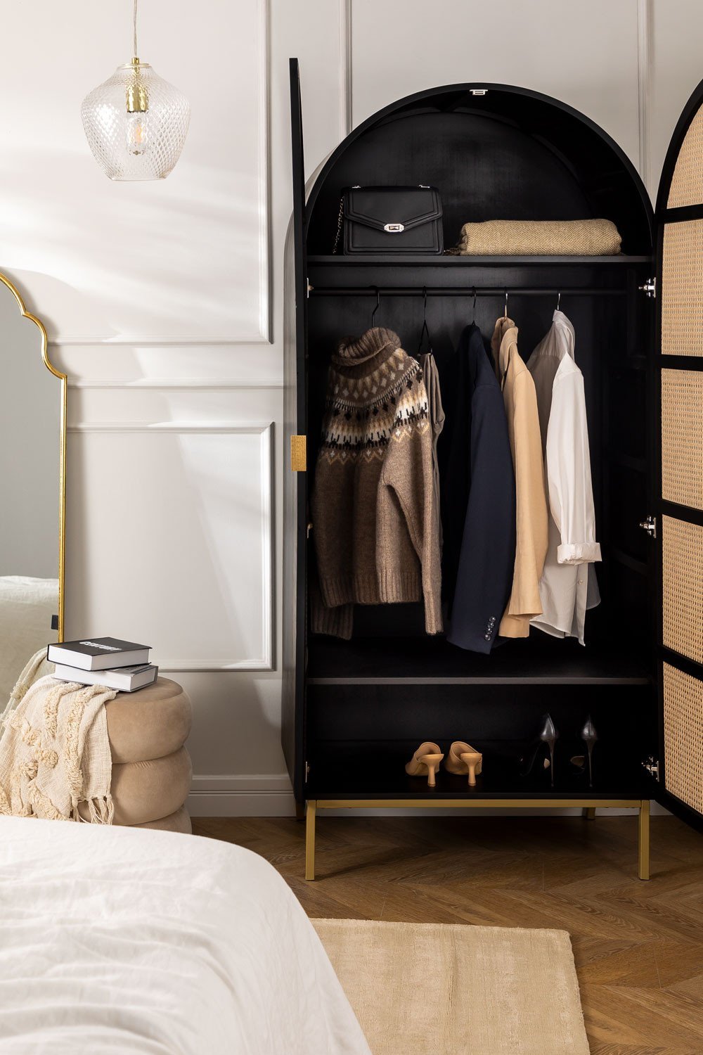 Wooden Wardrobe Enrick, gallery image 2