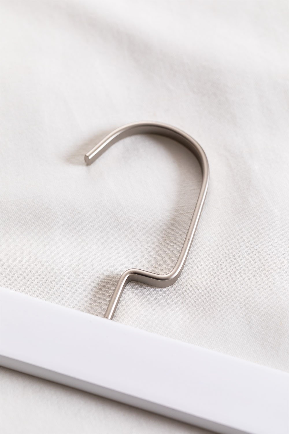 Set of 6 Hangers with Clip Rita, gallery image 3