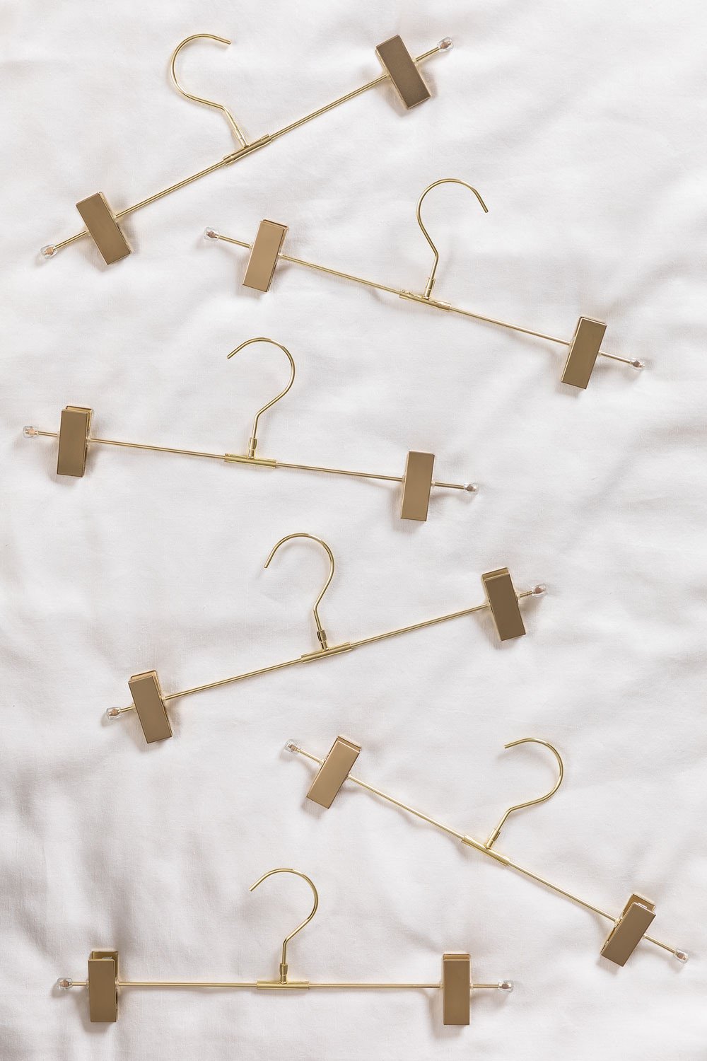 Set of 6 Metallic Clip Hangers Gärde, gallery image 1