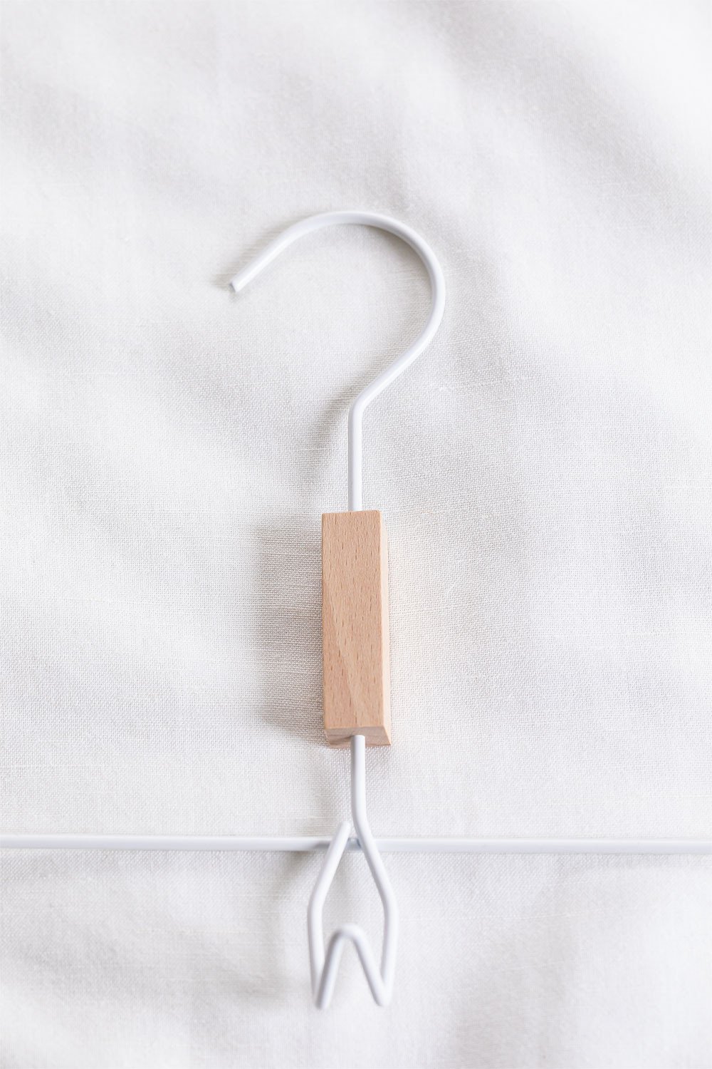 Set of 6 Clip Clothes Hangers with Säly , gallery image 4