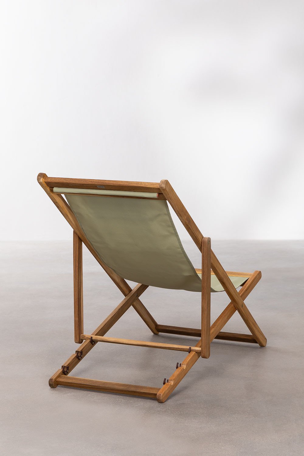 Collapsible deals deck chairs