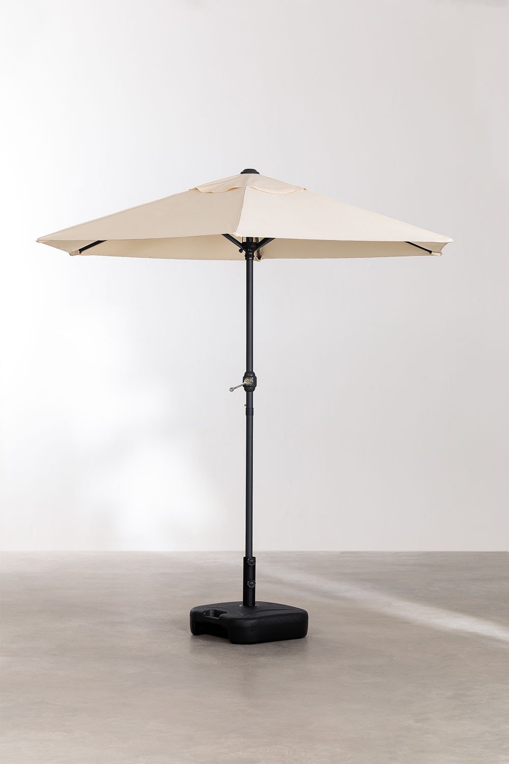 Parasol in Fabric and Steel (Ø207 cm) Masey, gallery image 2