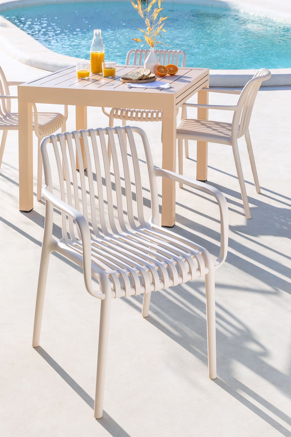 Wendell polypropylene garden chair with armrests, gallery image 1543542