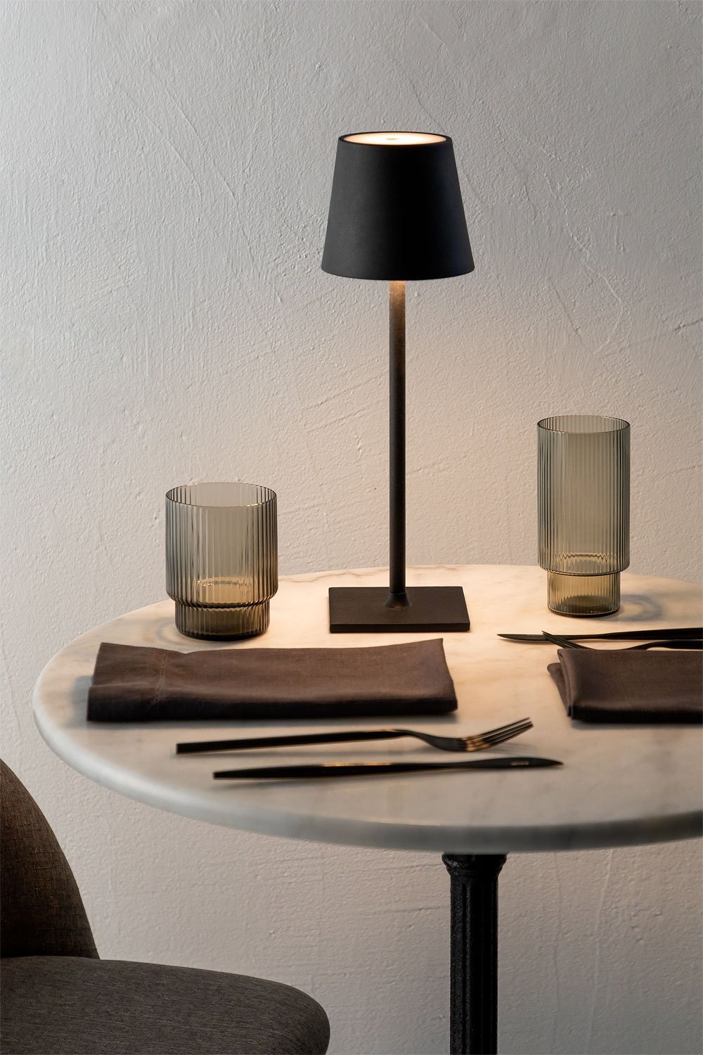 Bolvir cordless table lamp, gallery image 2