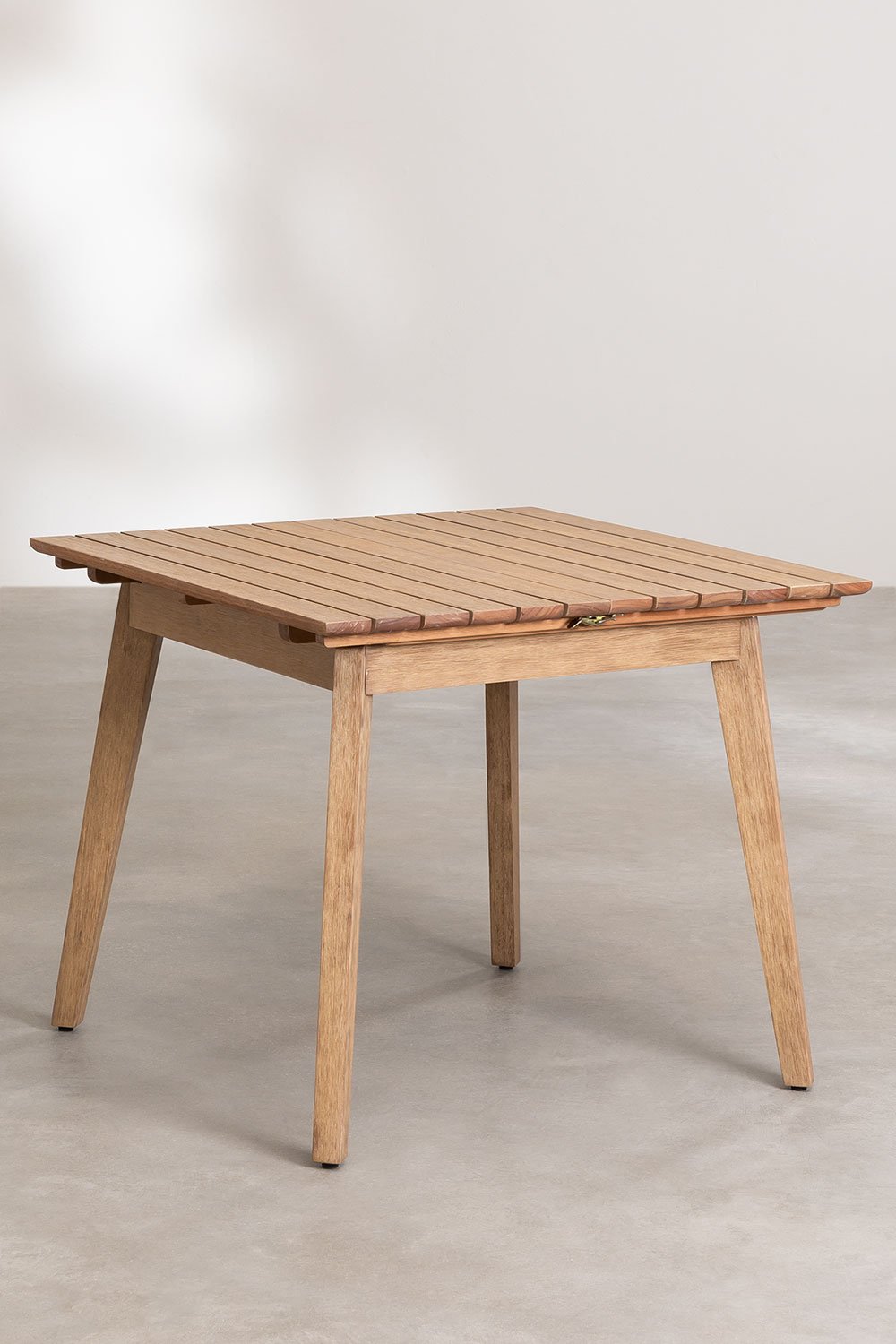 Extendable wooden deals garden table