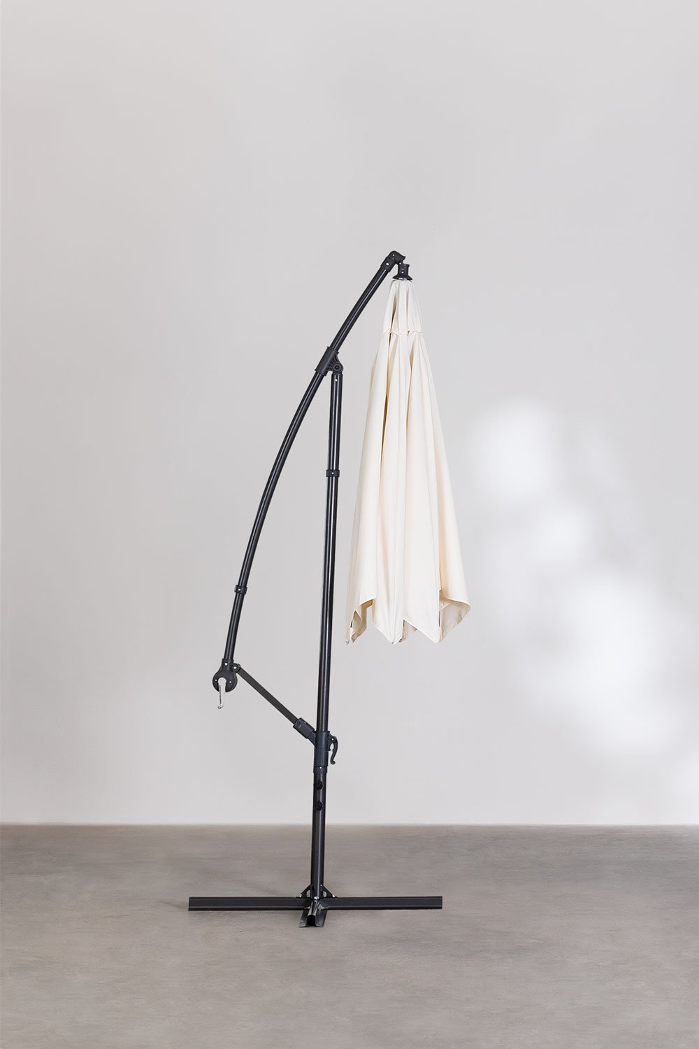 Fabric & Steel Parasol Gerran (Ø295 cm) , gallery image 2