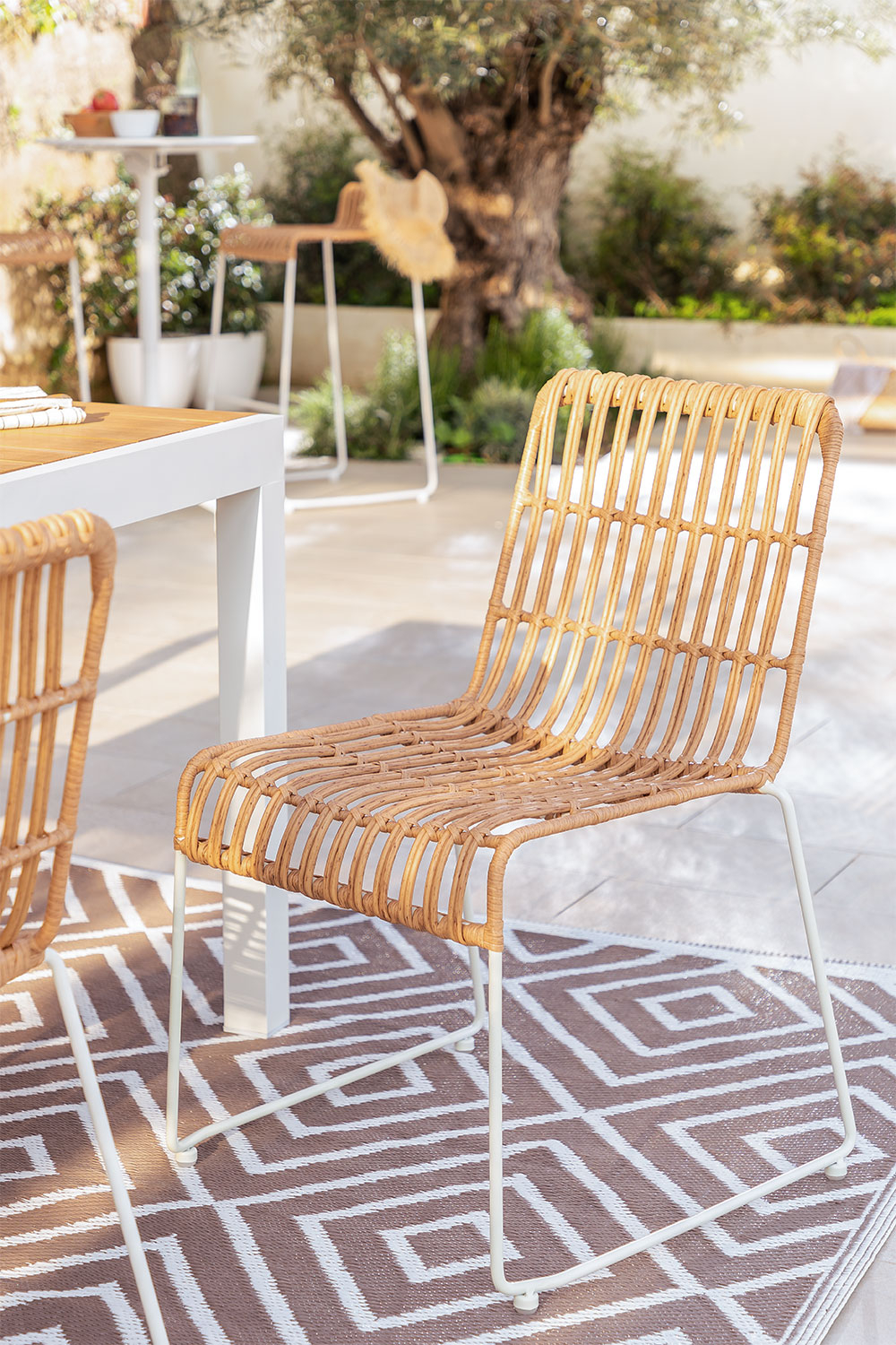 Rattan and deals white dining chairs