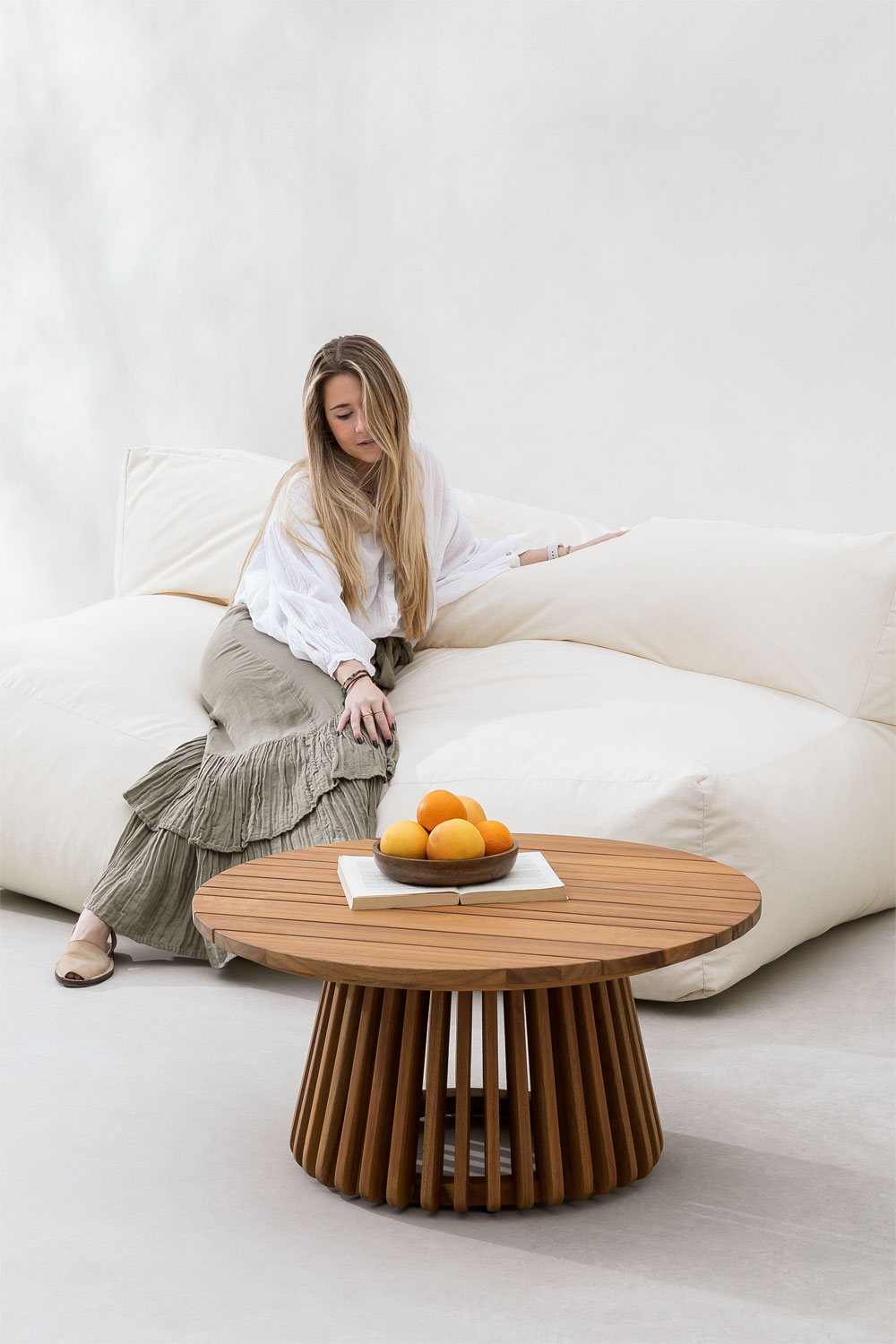 Round acacia shop coffee table