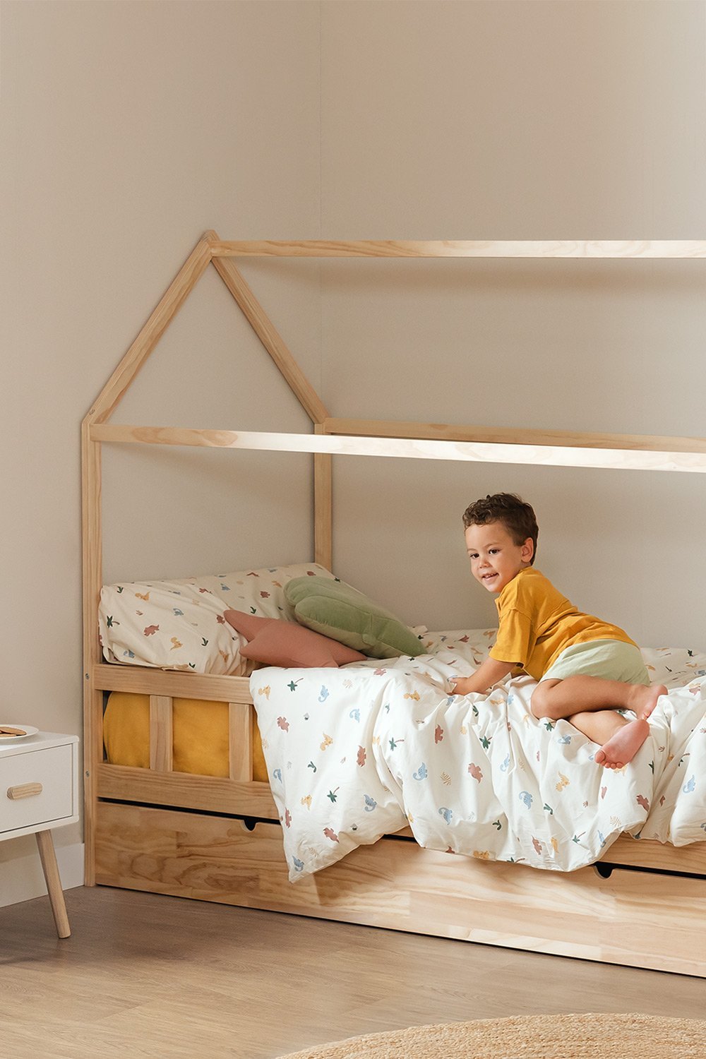 Kelly Kids wooden bed for 90 cm mattress, gallery image 1