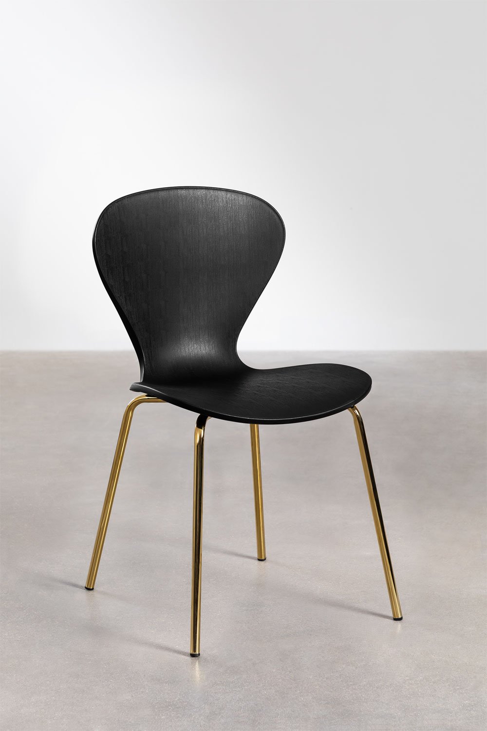Uit stackable dining chair, gallery image 1
