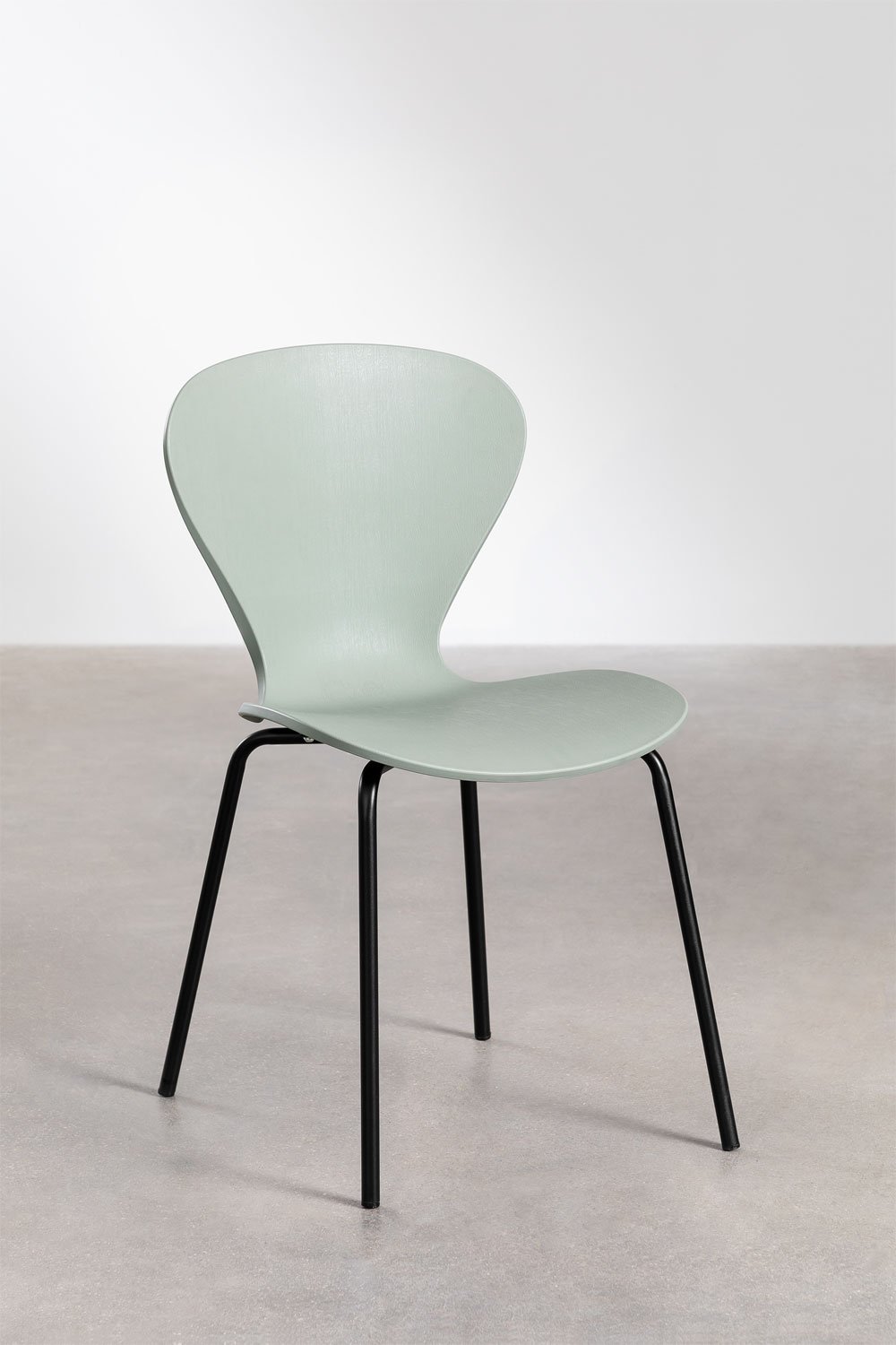 Uit stackable dining chair, gallery image 1