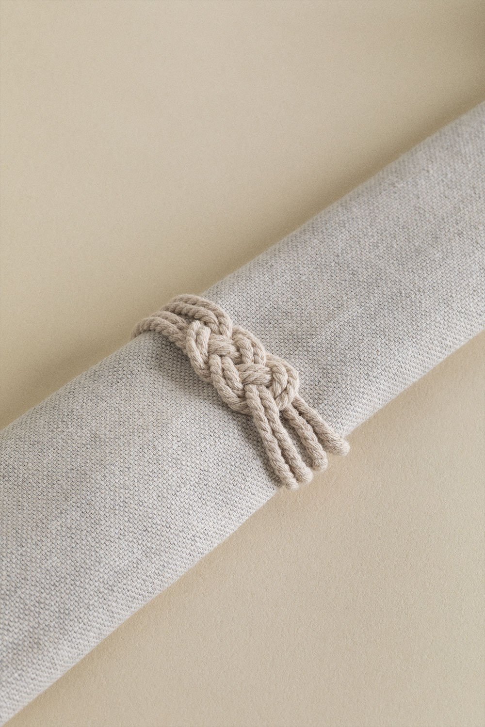 Set of 4 Napkin Rings in Macramé Nagur, gallery image 2