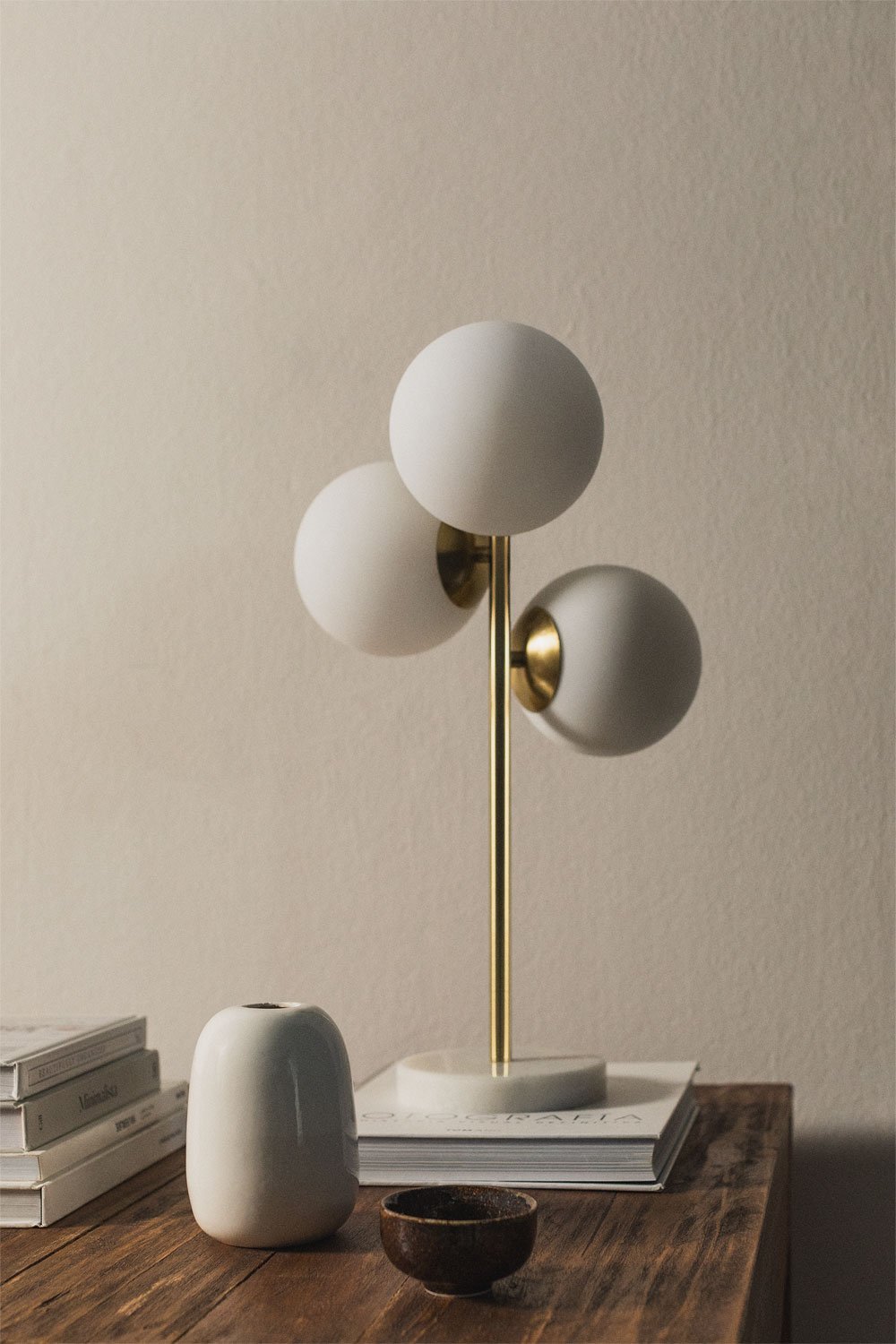 Uvol 3 glass balls table lamp, gallery image 1