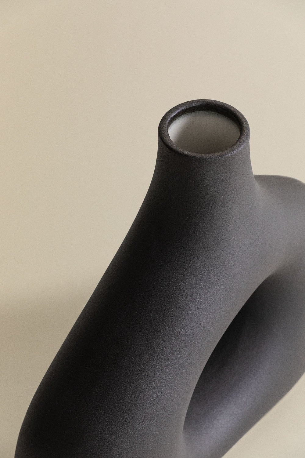 Sabel ceramic vase, gallery image 5