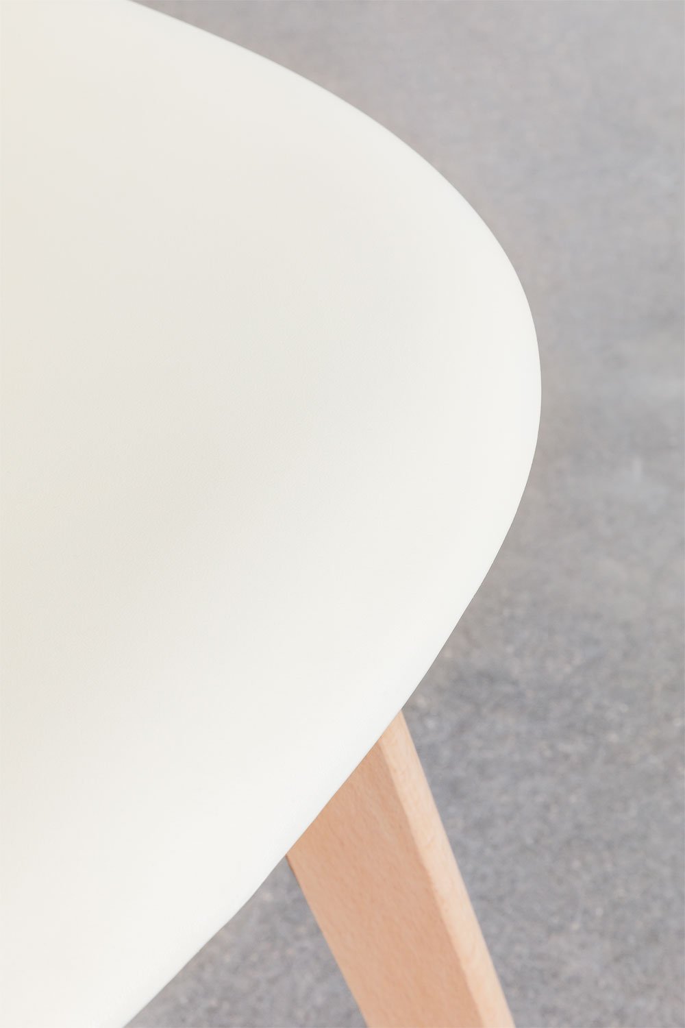 Pack of 2 dining chairs in polypropylene and beech wood Scand Nordic, gallery image 7