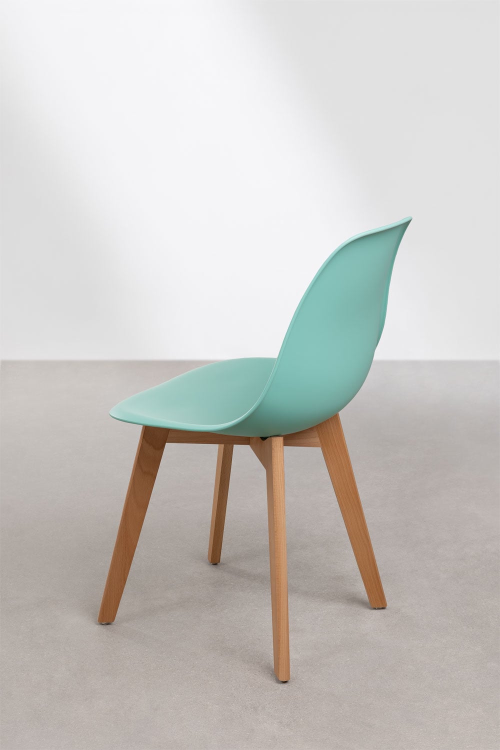 Pack of 2 dining chairs in polypropylene and beech wood Scand Nordic, gallery image 5