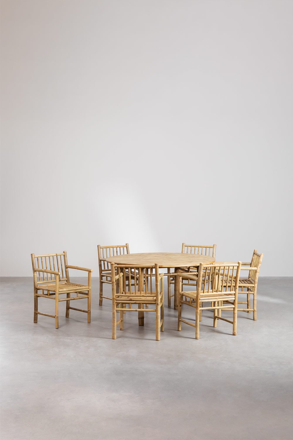 Set of round table (Ø140 cm) and 6 garden chairs with armrests in Senia bamboo, gallery image 1