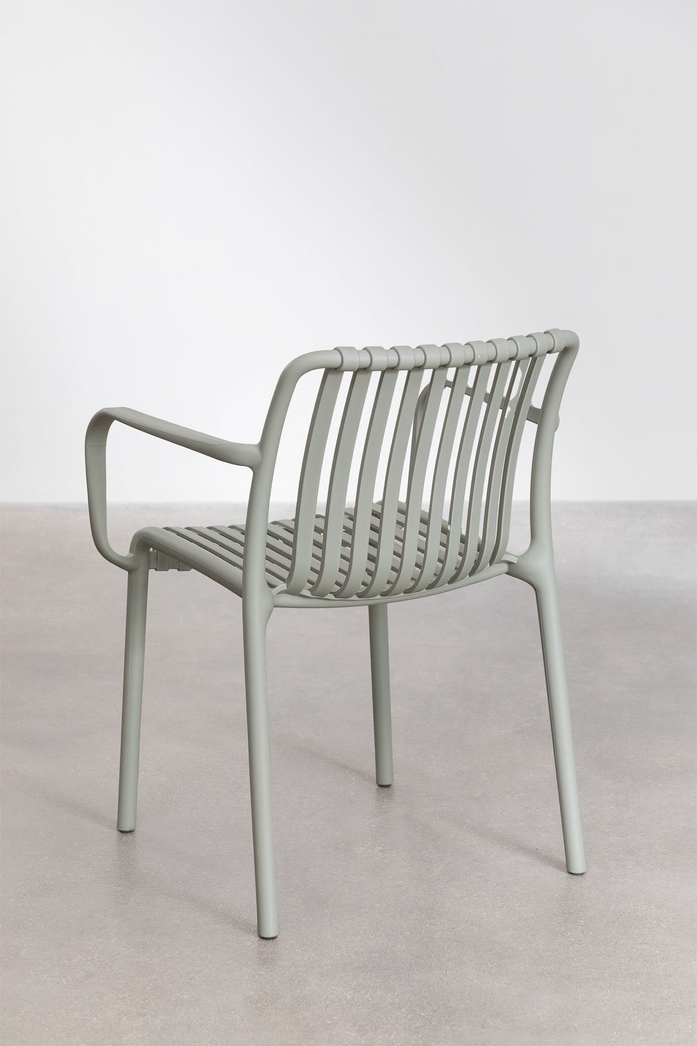 Wendell polypropylene dining chair with armrests, gallery image 4