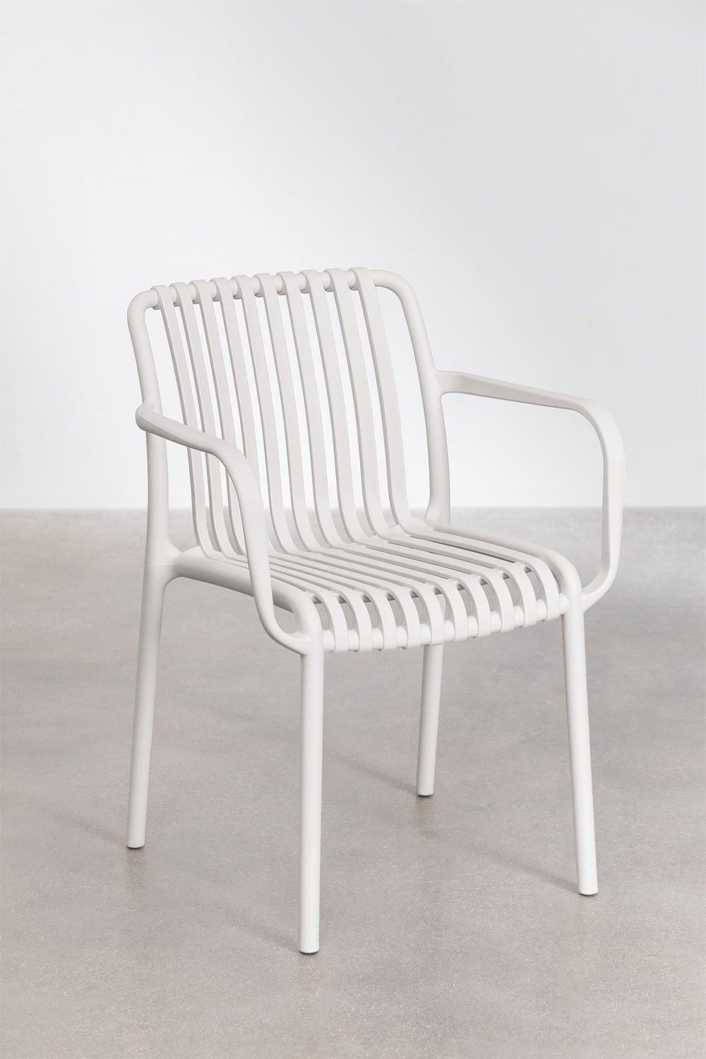Wendell polypropylene dining chair with armrests, gallery image 2