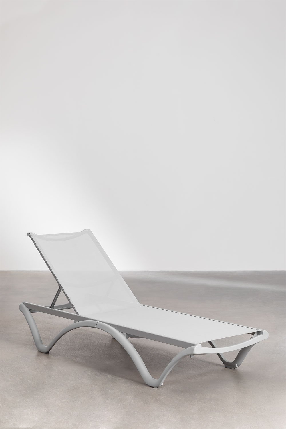 Xeila stackable lounger, gallery image 2