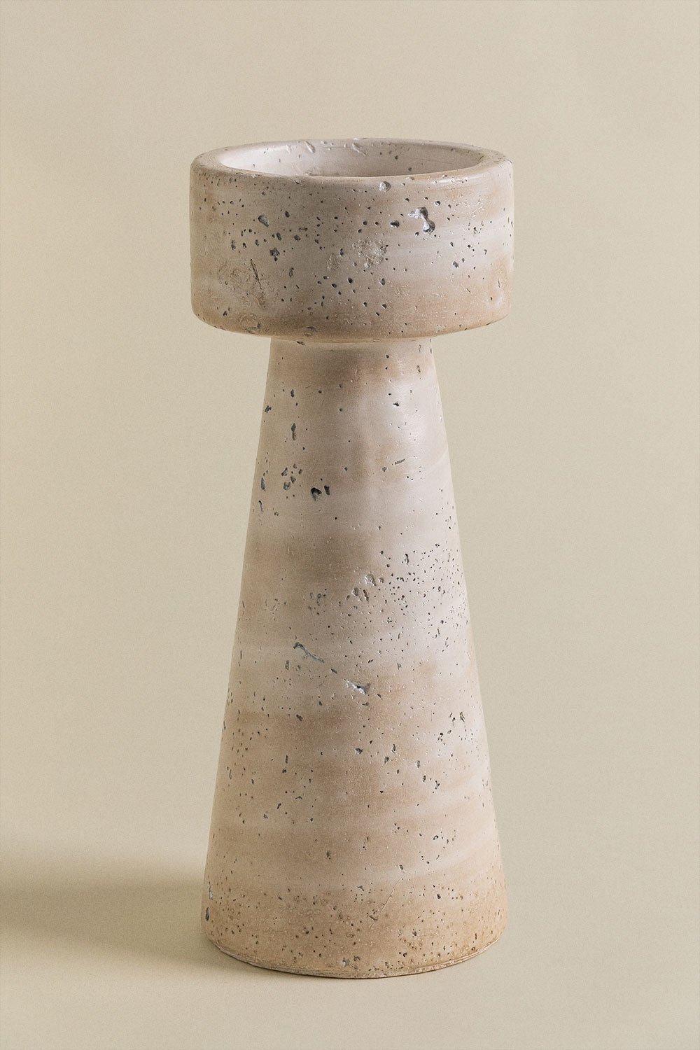 Candelabra in Cement Aumont, gallery image 1