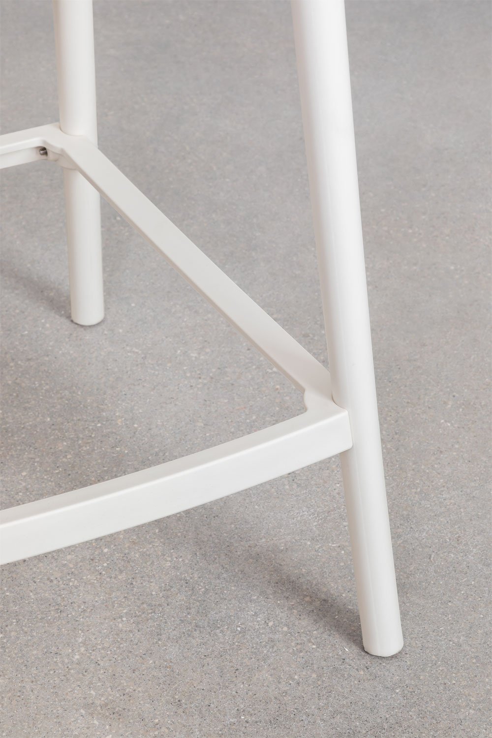 Pack of 4 Ores polypropylene high garden stools, gallery image 6