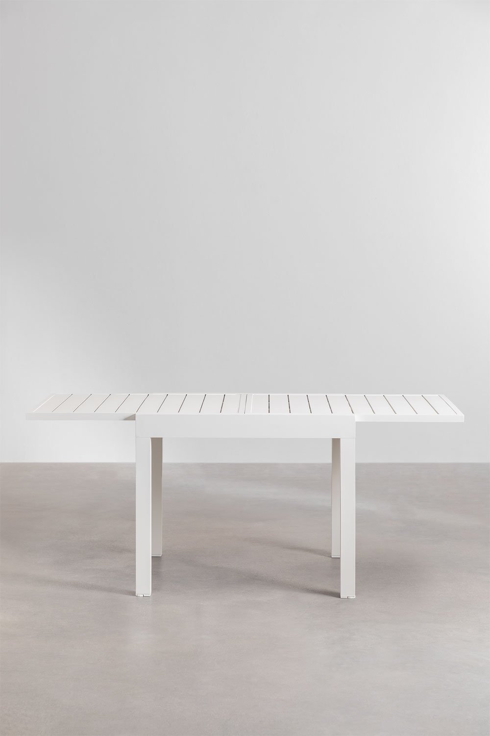 White aluminum outlet outdoor table