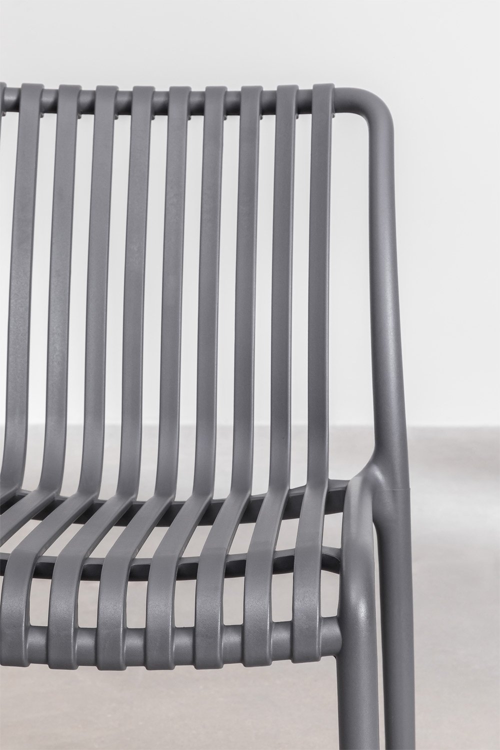 Pack of 2 Wendell polypropylene stackable dining chairs, gallery image 4