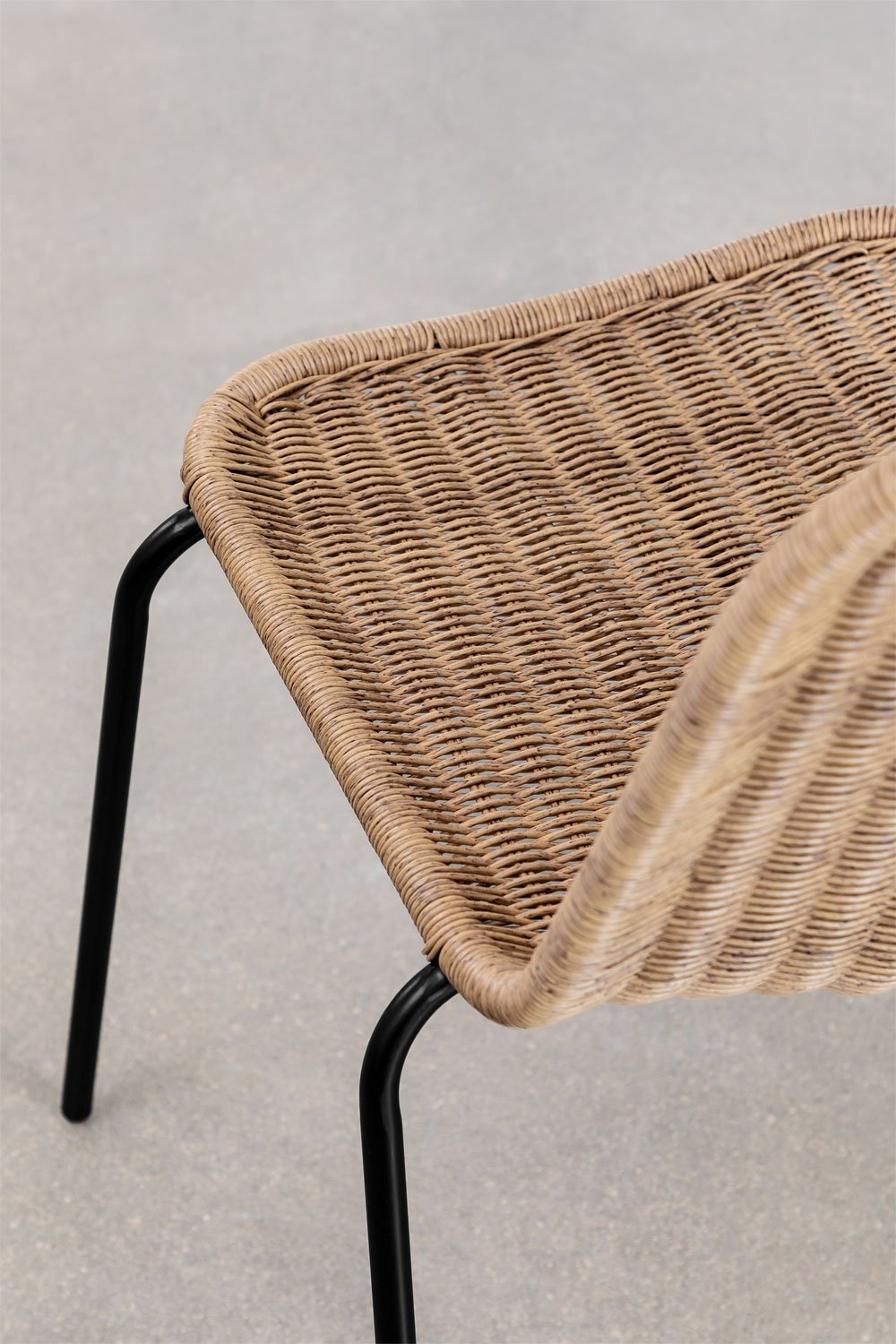 Pack of 2 stackable dining chairs in synthetic rattan Reiven, gallery image 5