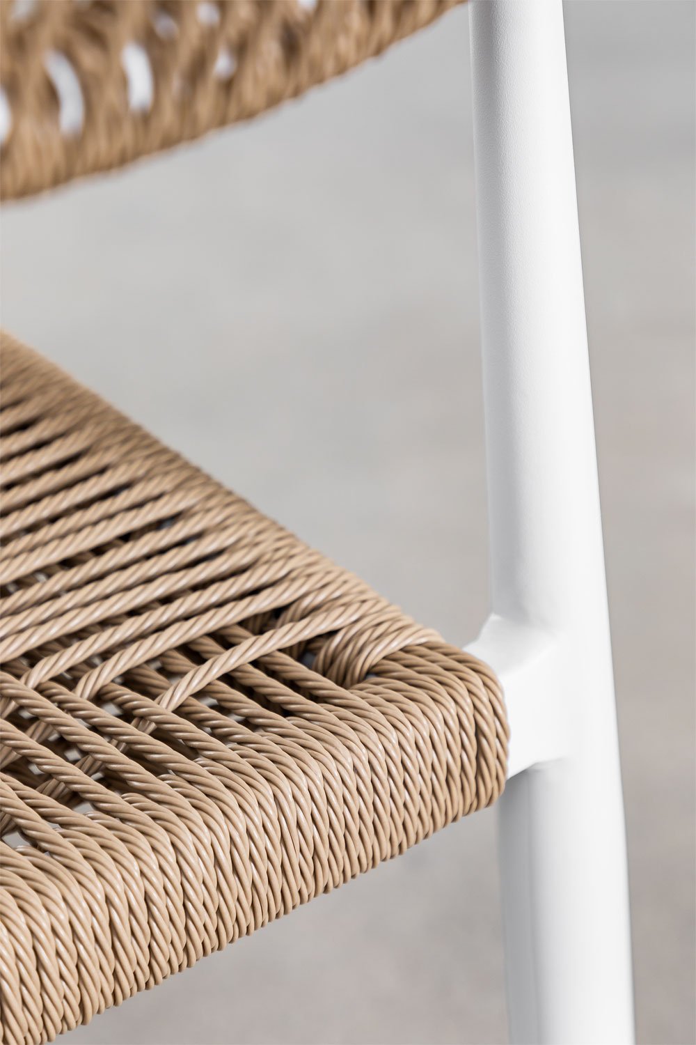 Pack of 4 stackable dining chairs with armrests in aluminium and synthetic rattan Amatria, gallery image 6