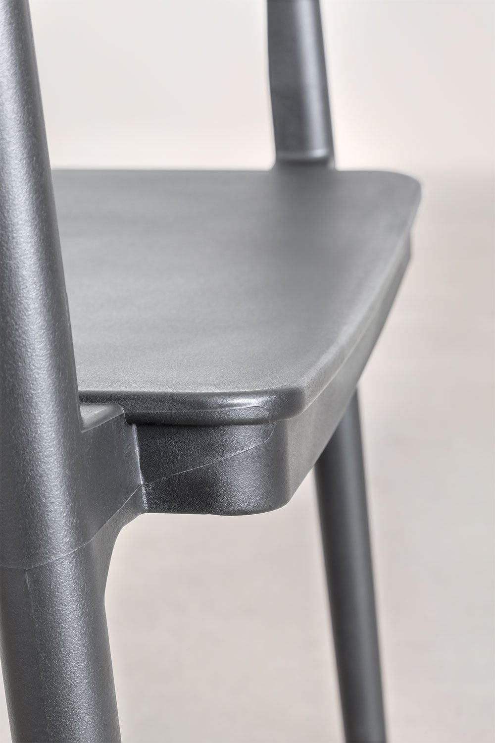 Pack of 4 stackable dining chairs with armrests in polypropylene Ivor, gallery image 6